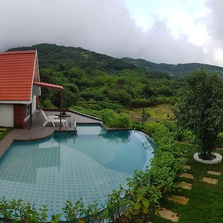 Nostravila Lonavala Buitenkant foto