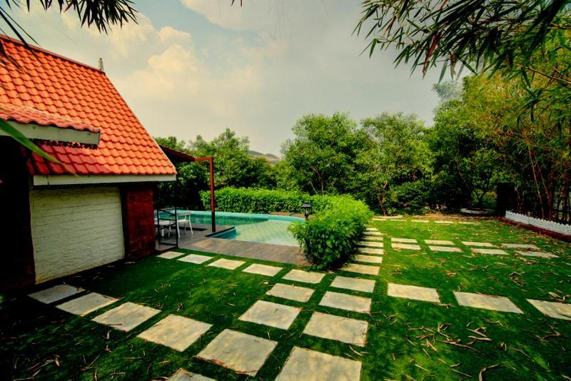 Nostravila Lonavala Buitenkant foto
