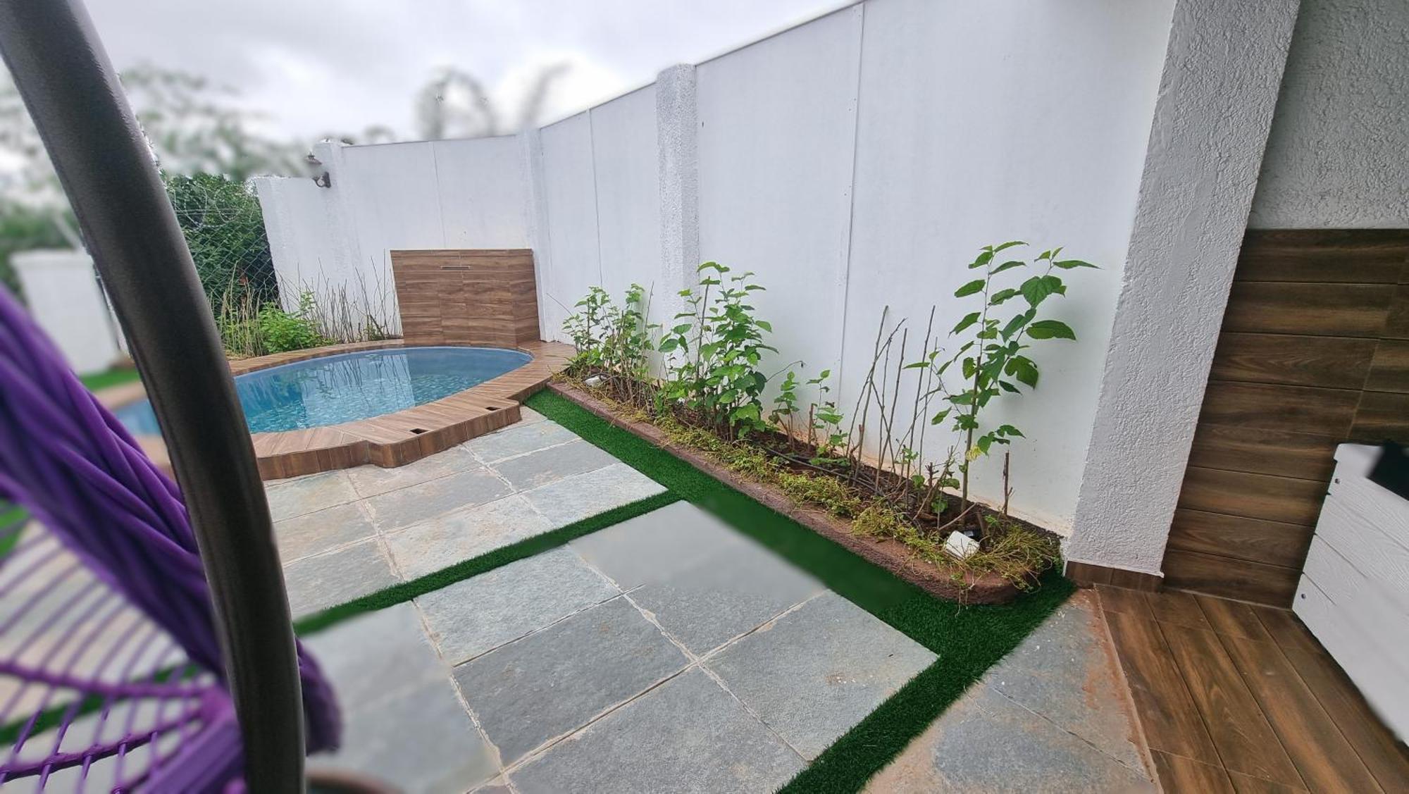 Nostravila Lonavala Buitenkant foto